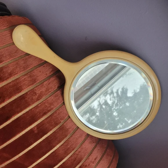 Vintage Handheld Mirror - Picture 5 of 8